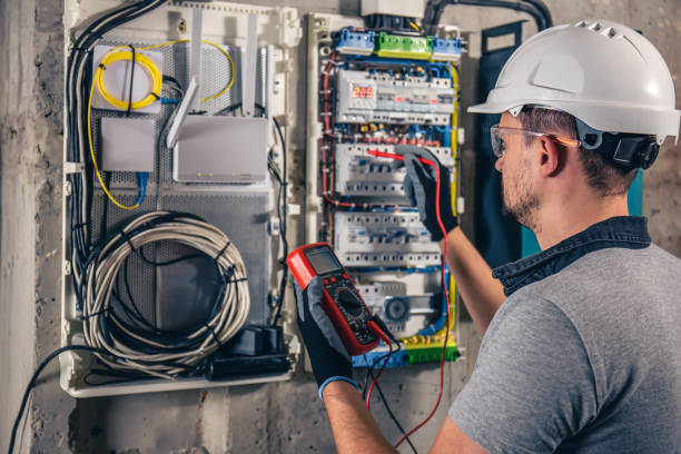 Best Electrical Contractors for Businesses  in Clinton, IA